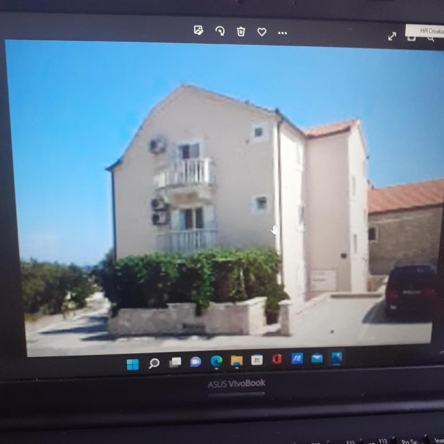 Apartman Bol Apartment